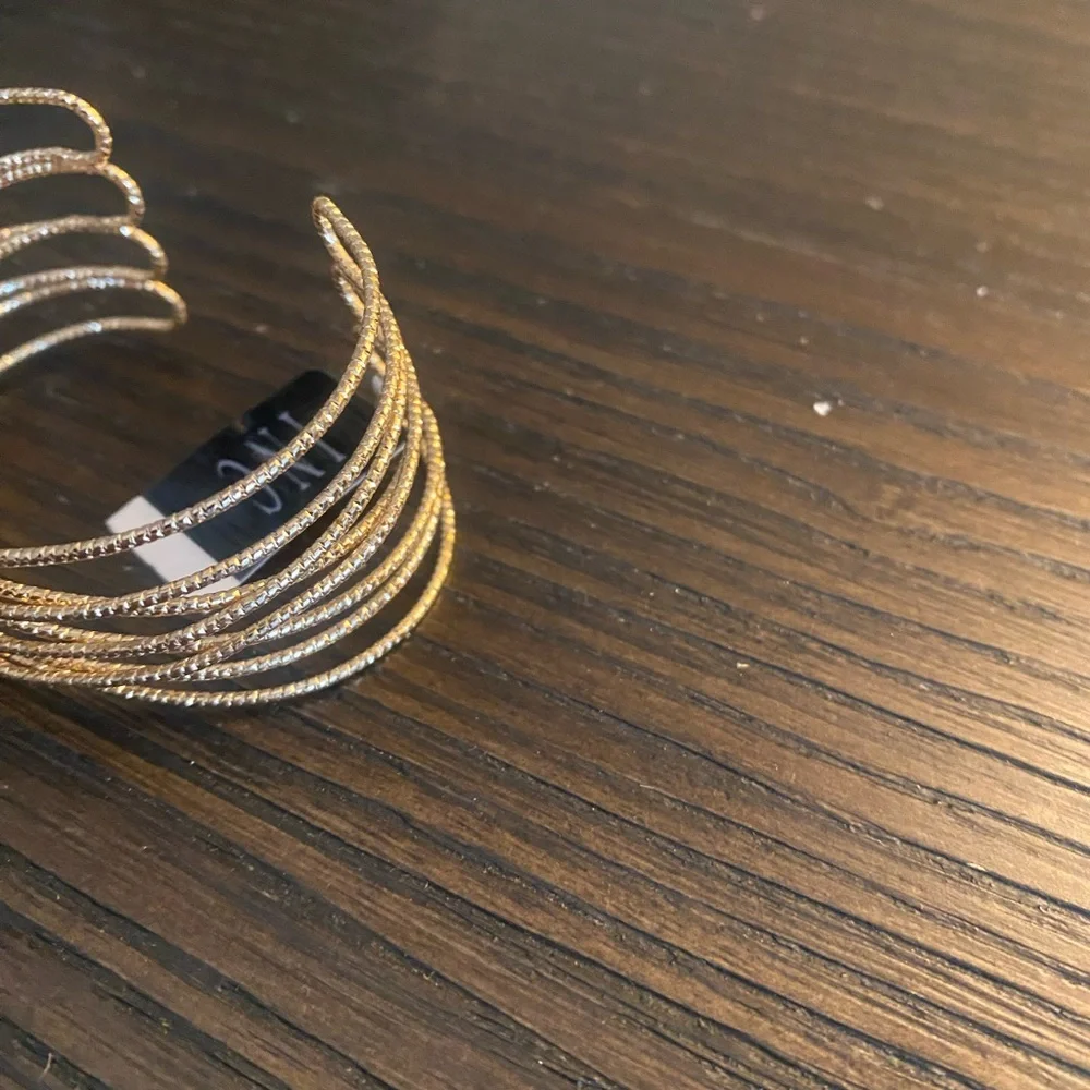 NEW INC International Concepts cutout cuff bracelet